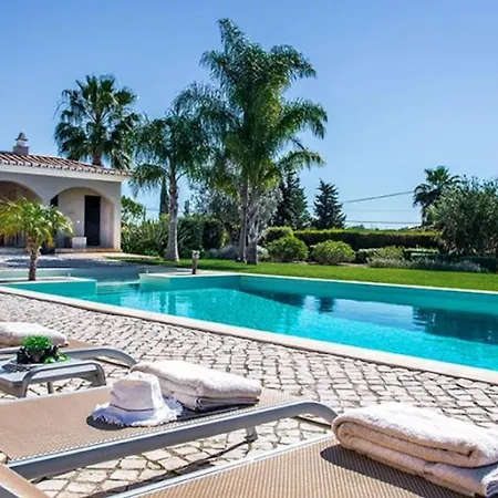 Pureza Elegant And Luxurious 6 Bedroom With Cinema Games And 2 Pools Villa
