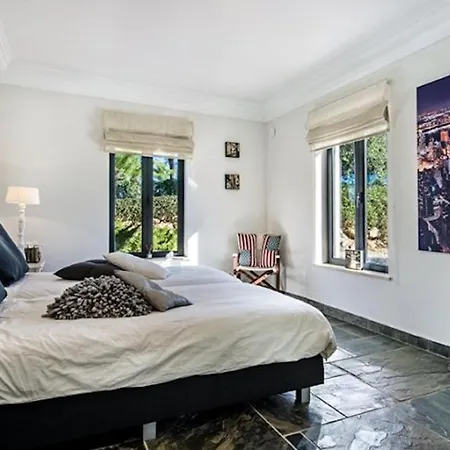 Pureza Elegant And Luxurious 6 Bedroom With Cinema Games And 2 Pools Villa *