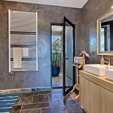 Pureza Elegant And Luxurious 6 Bedroom With Cinema Games And 2 Pools