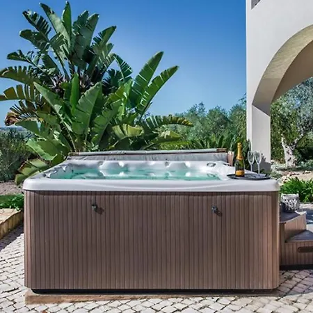 Villa Pureza Elegant And Luxurious 6 Bedroom With Cinema Games And 2 Pools *