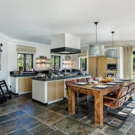 Pureza Elegant And Luxurious 6 Bedroom With Cinema Games And 2 Pools